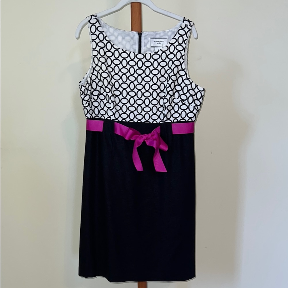 Willow Glenn New York Black and White Sleeveless Dress with Purple Bow